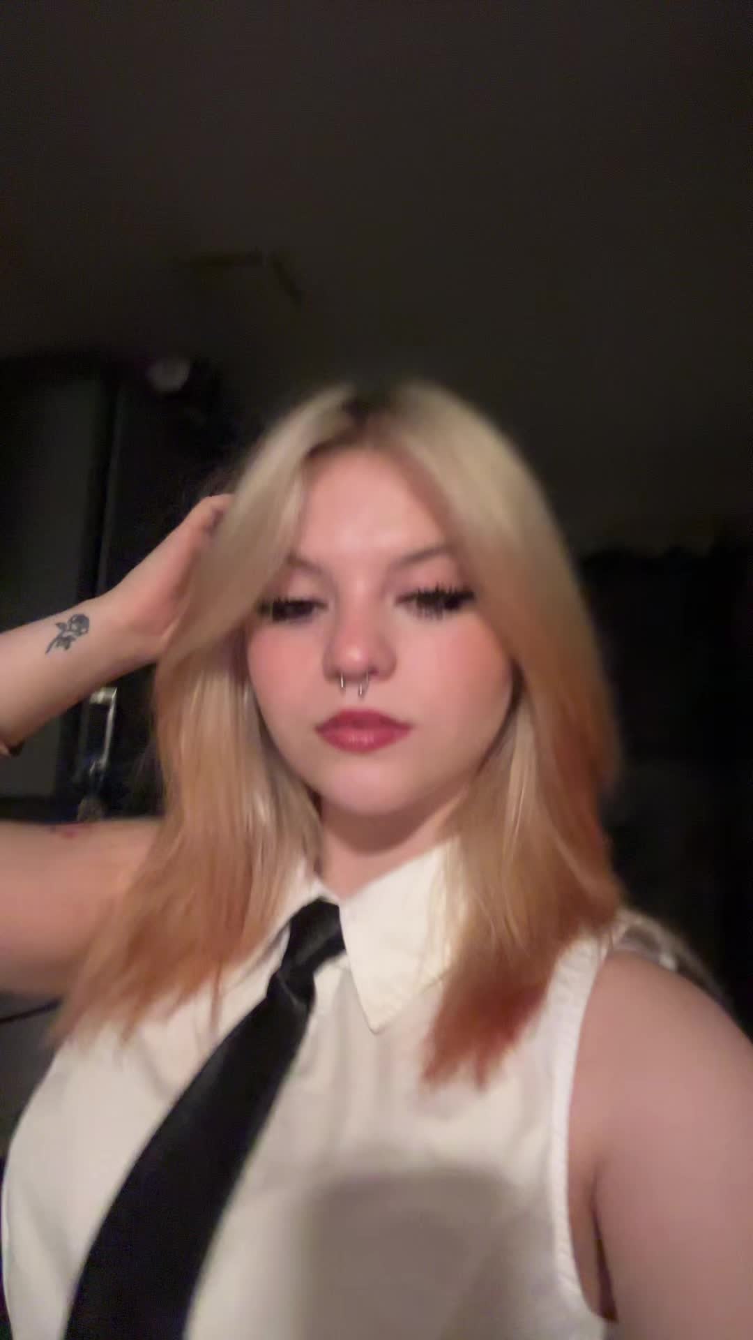 @:3