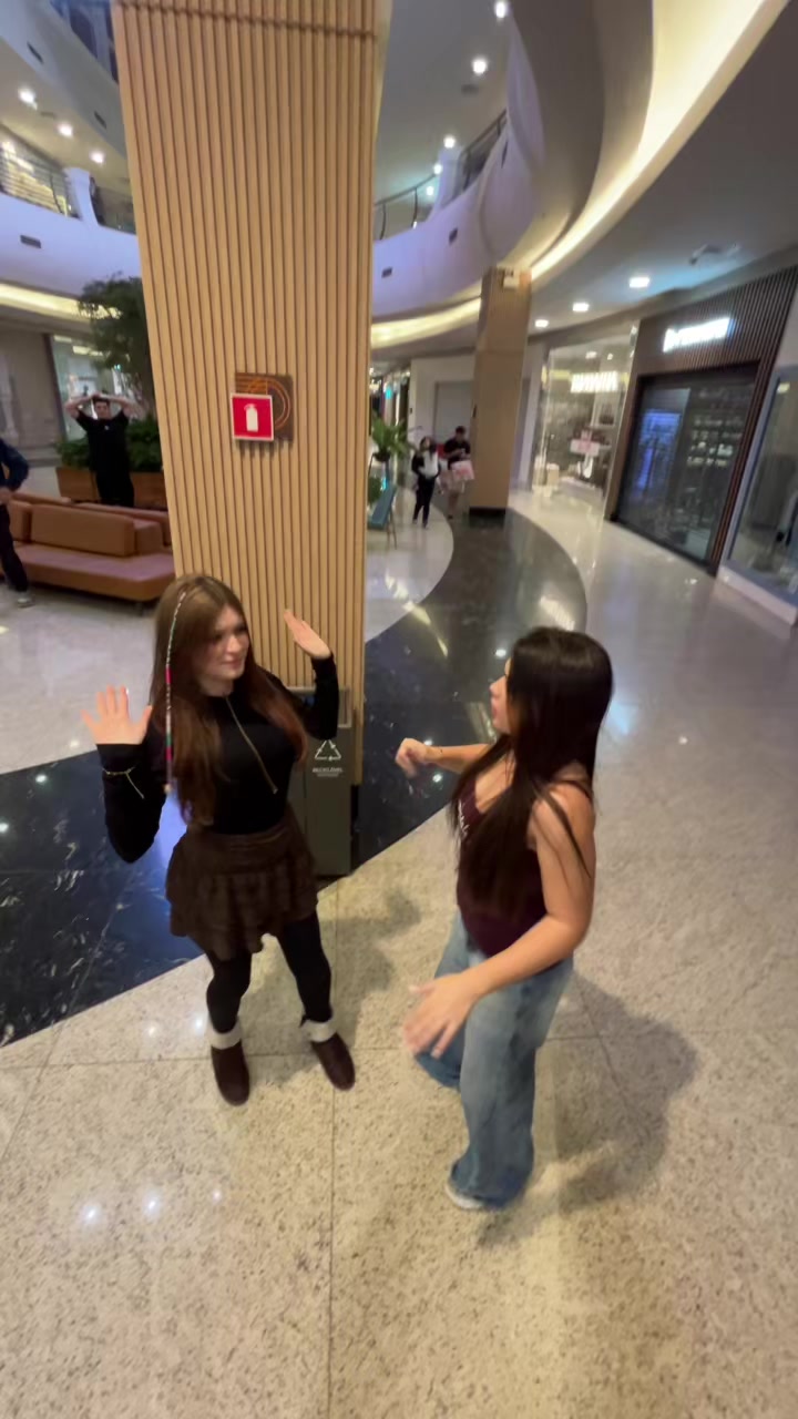 @Fernandacontee
