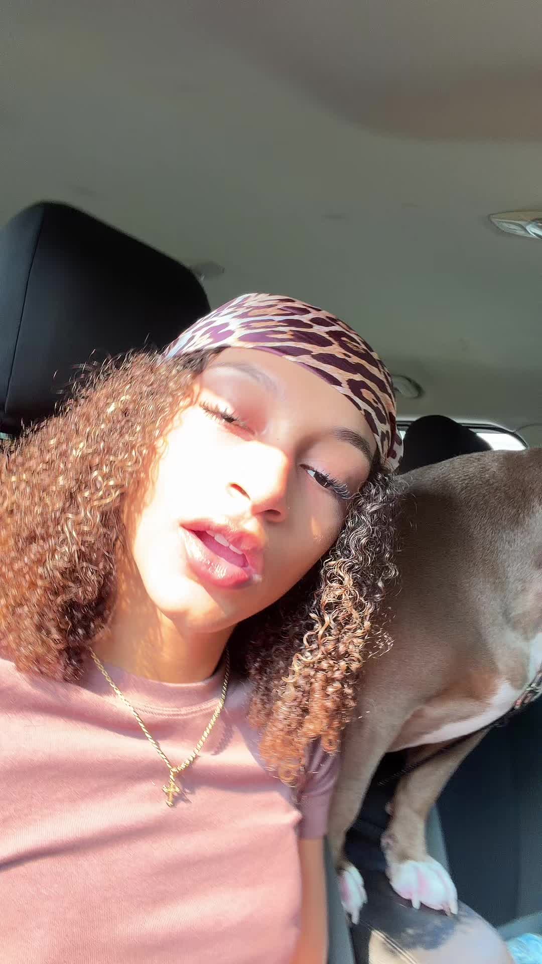 @carleeebaee