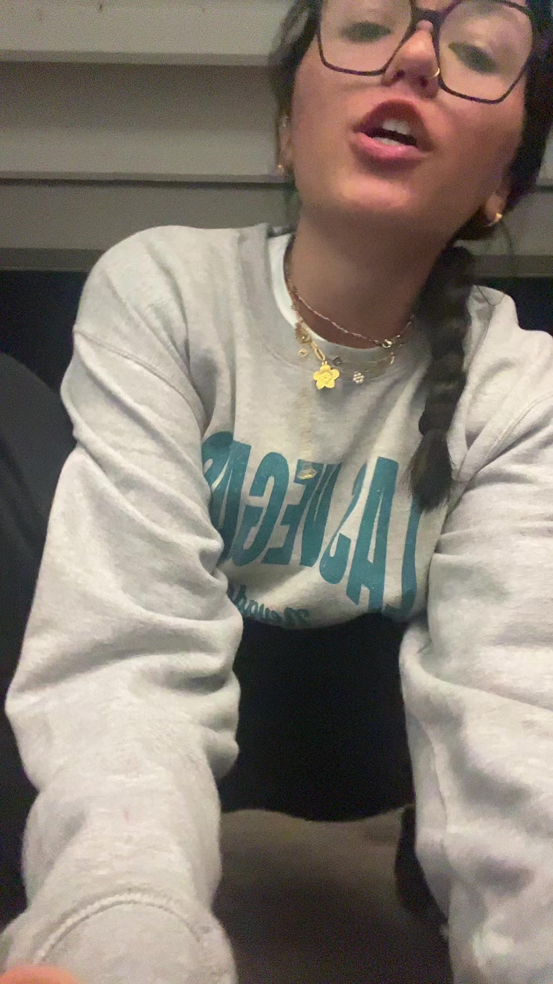@Laura🪩🤘