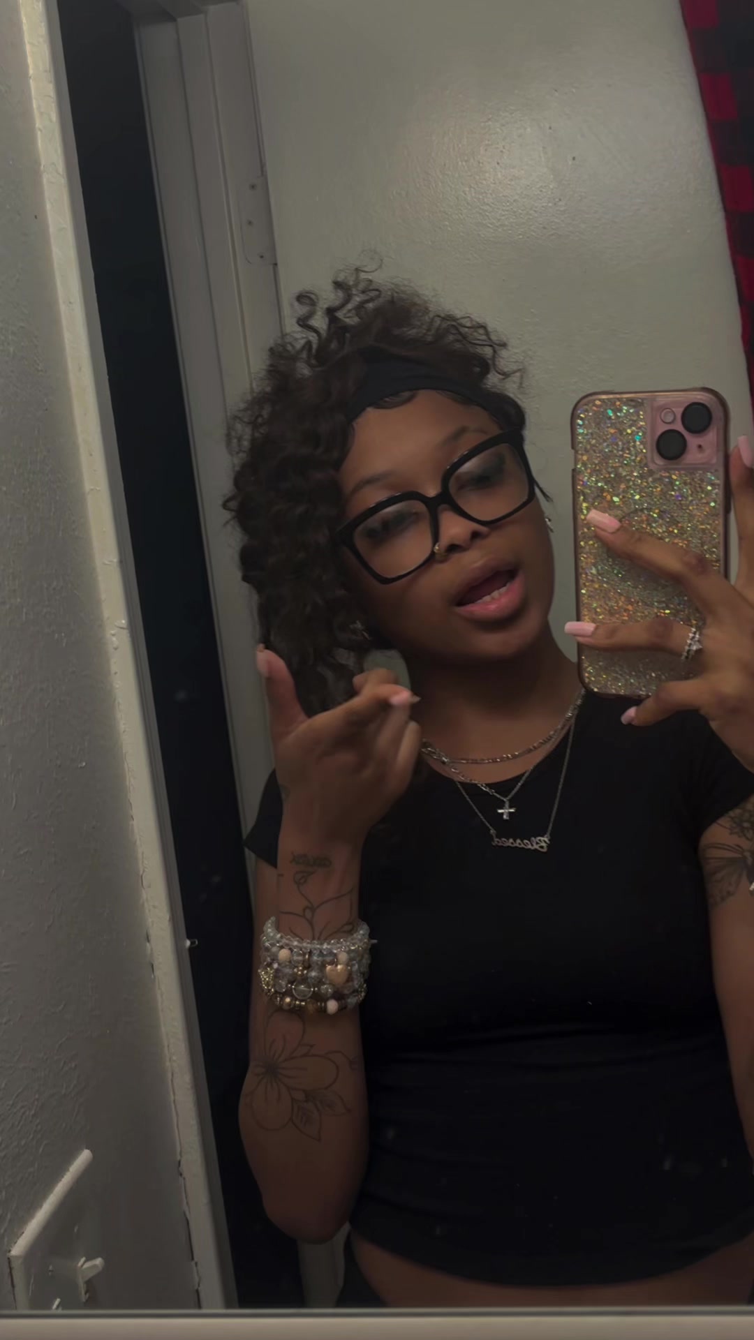 @_ms.h0lly_wood