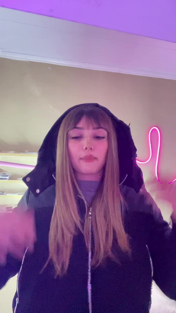 @Julii