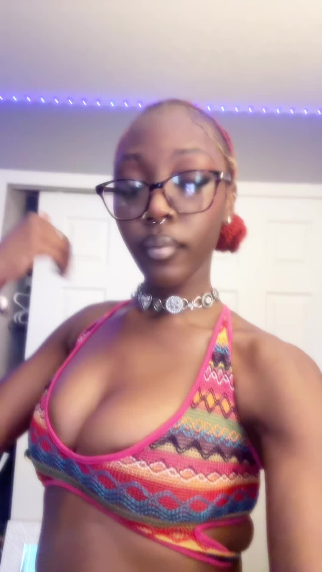 @thatsexyleogirl_