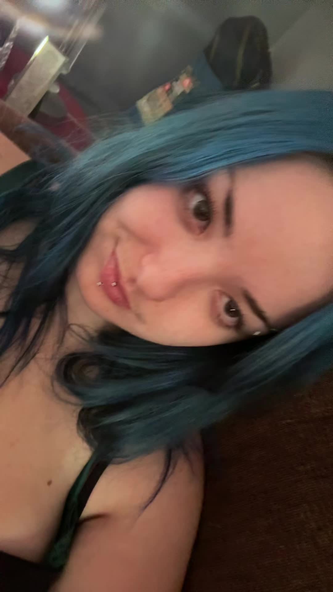 @thatbluehairbaddie