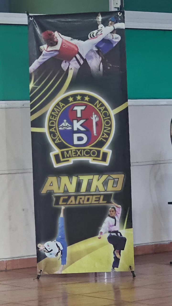 @Lupita V&eacute;lez &uacute;nica