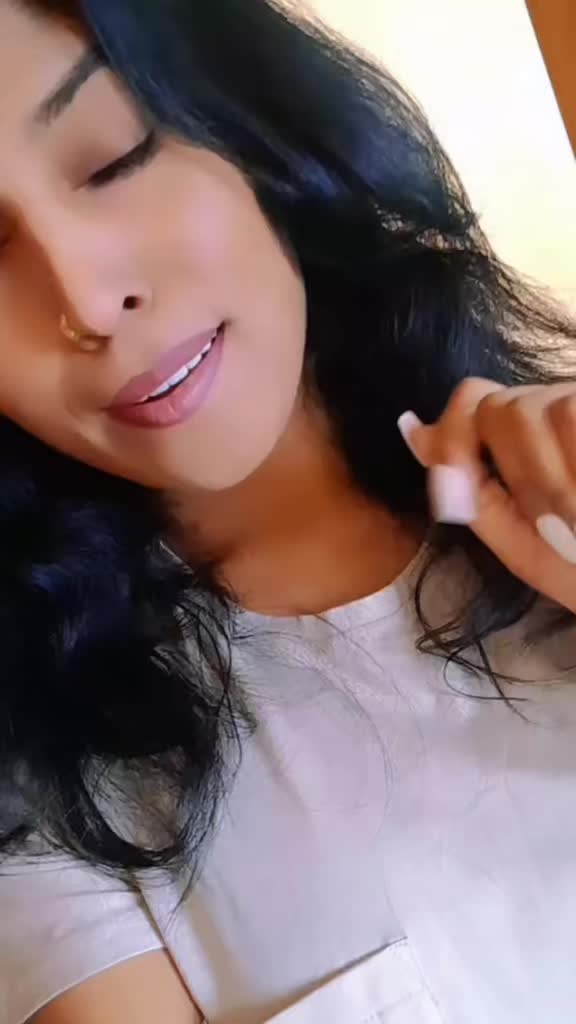 @Tharshi🖤❤️