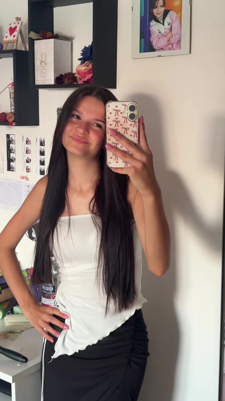 @Adelisa