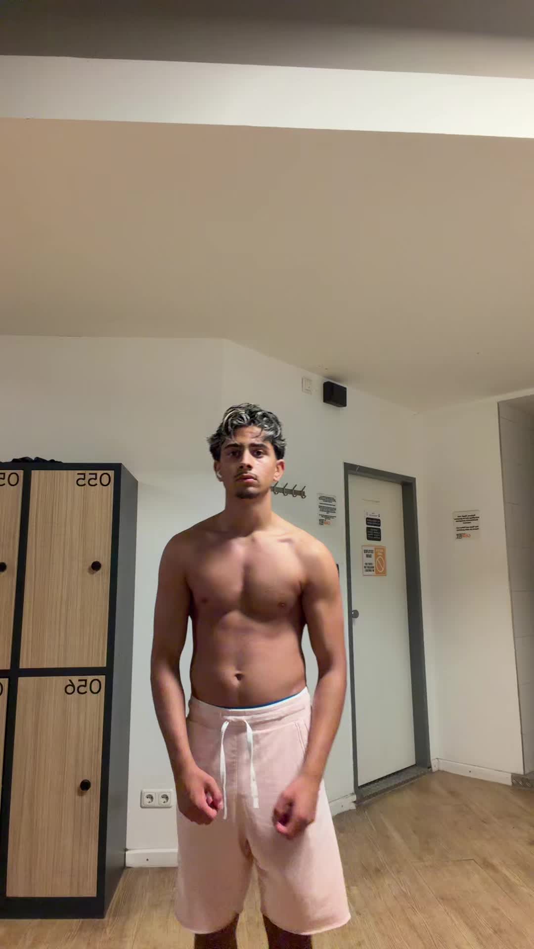 @🥥