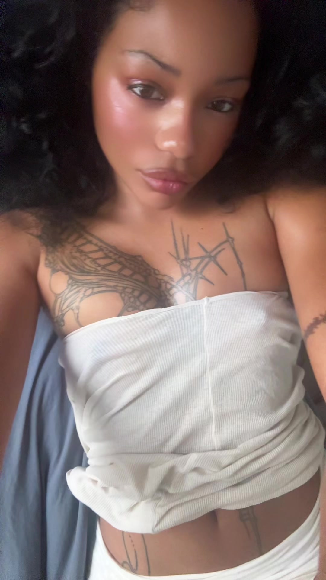 @girlnxtdoor