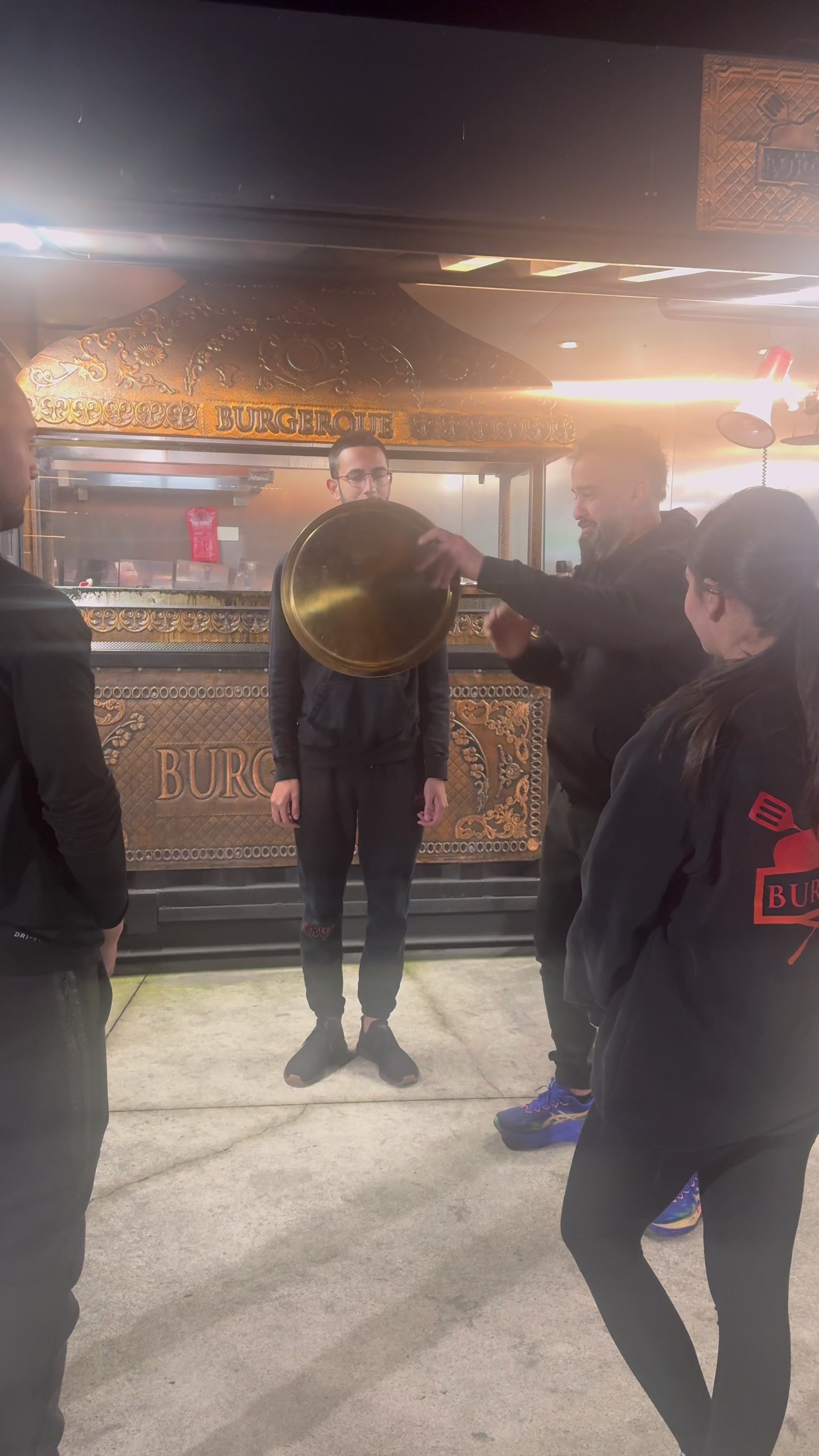 @BurgerQue