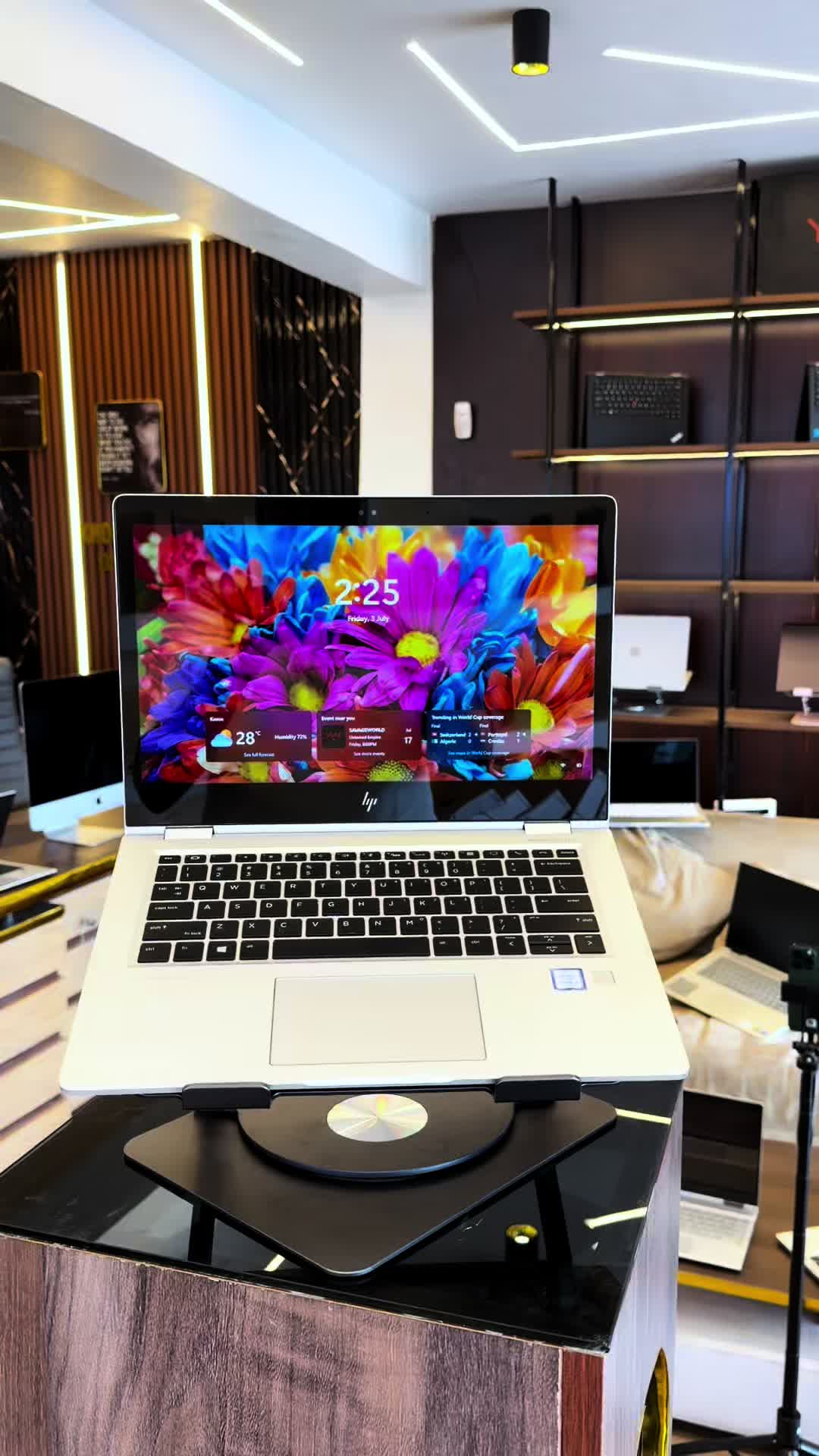 @Khobies_iShop
