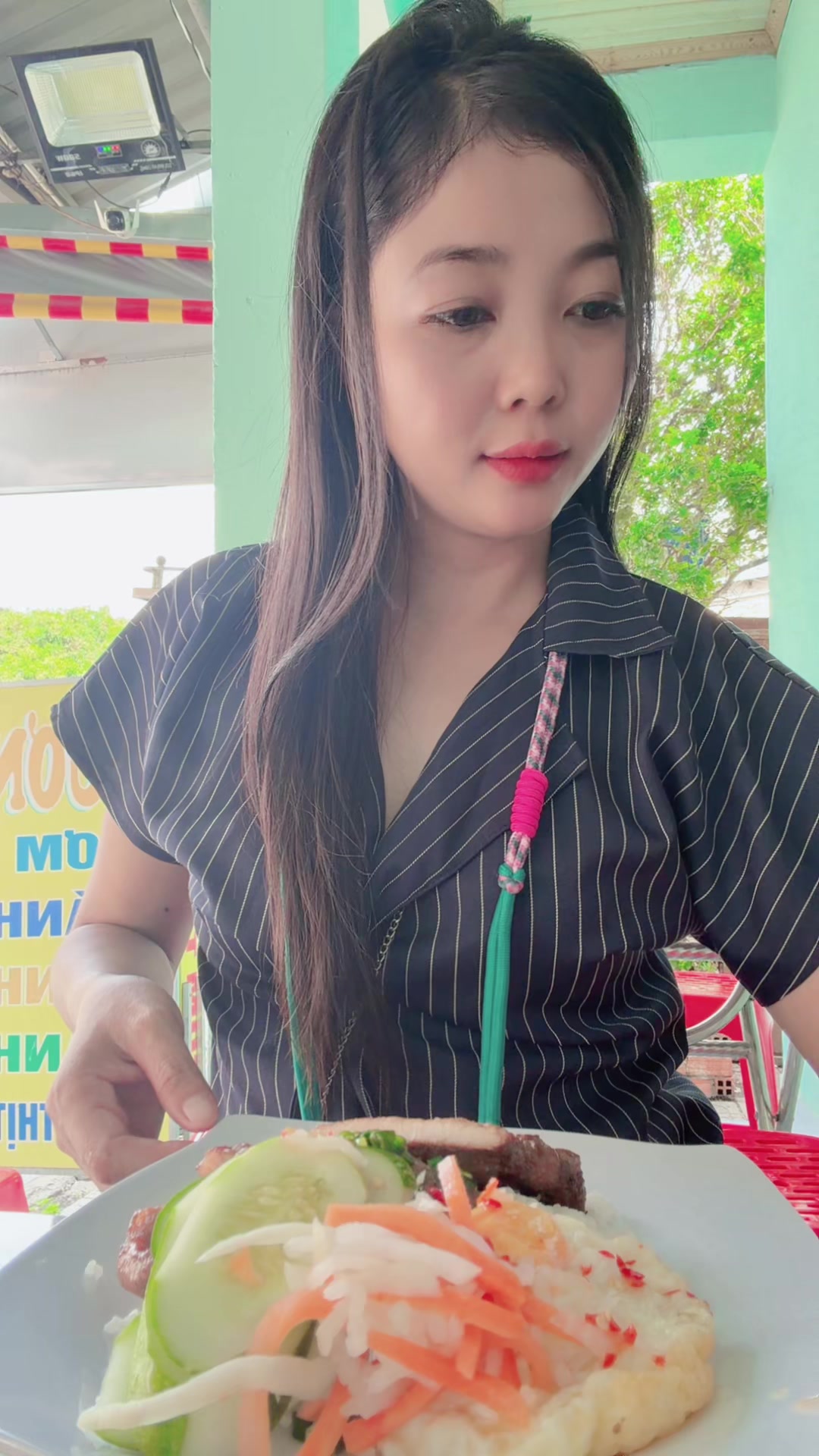 @💕Nga💕 bán hàng rong💕