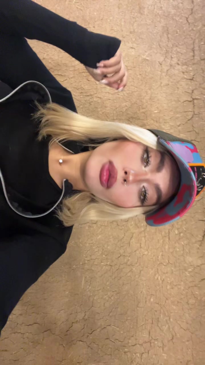 @rozhstorm