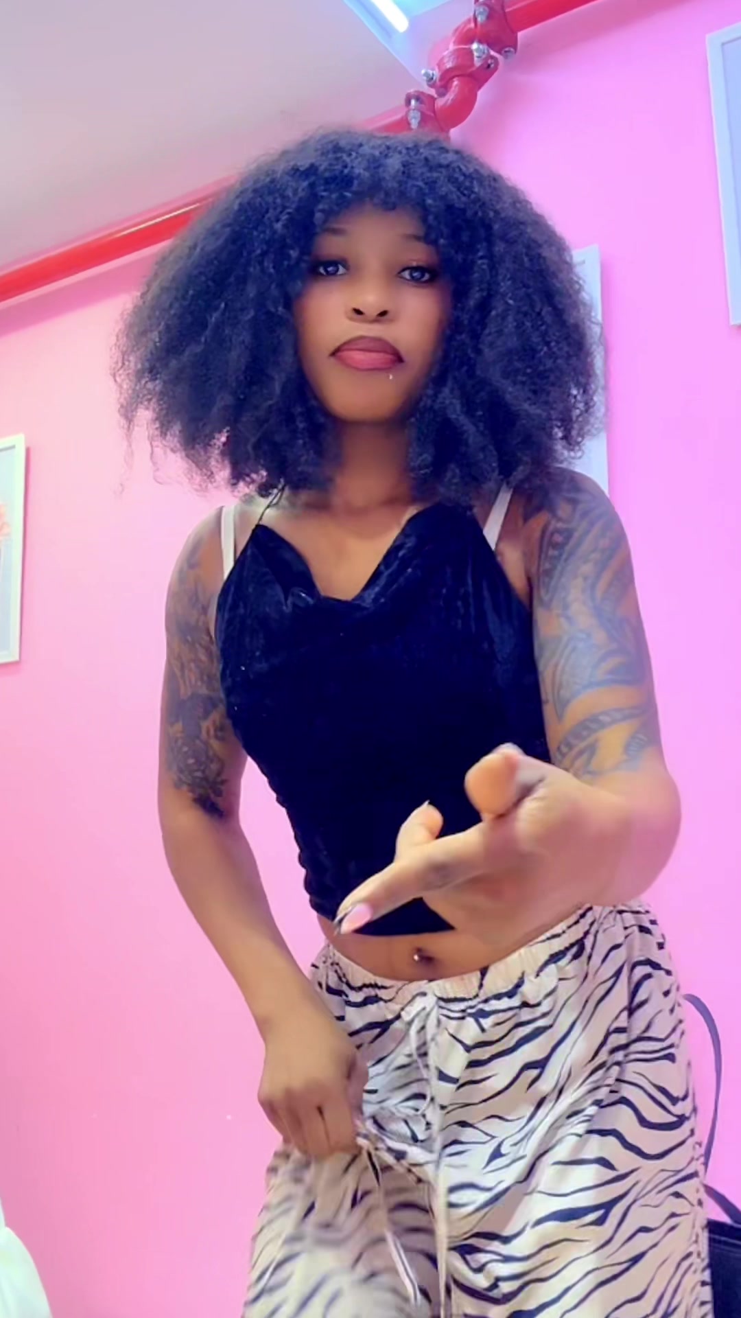 @officiallyElla38