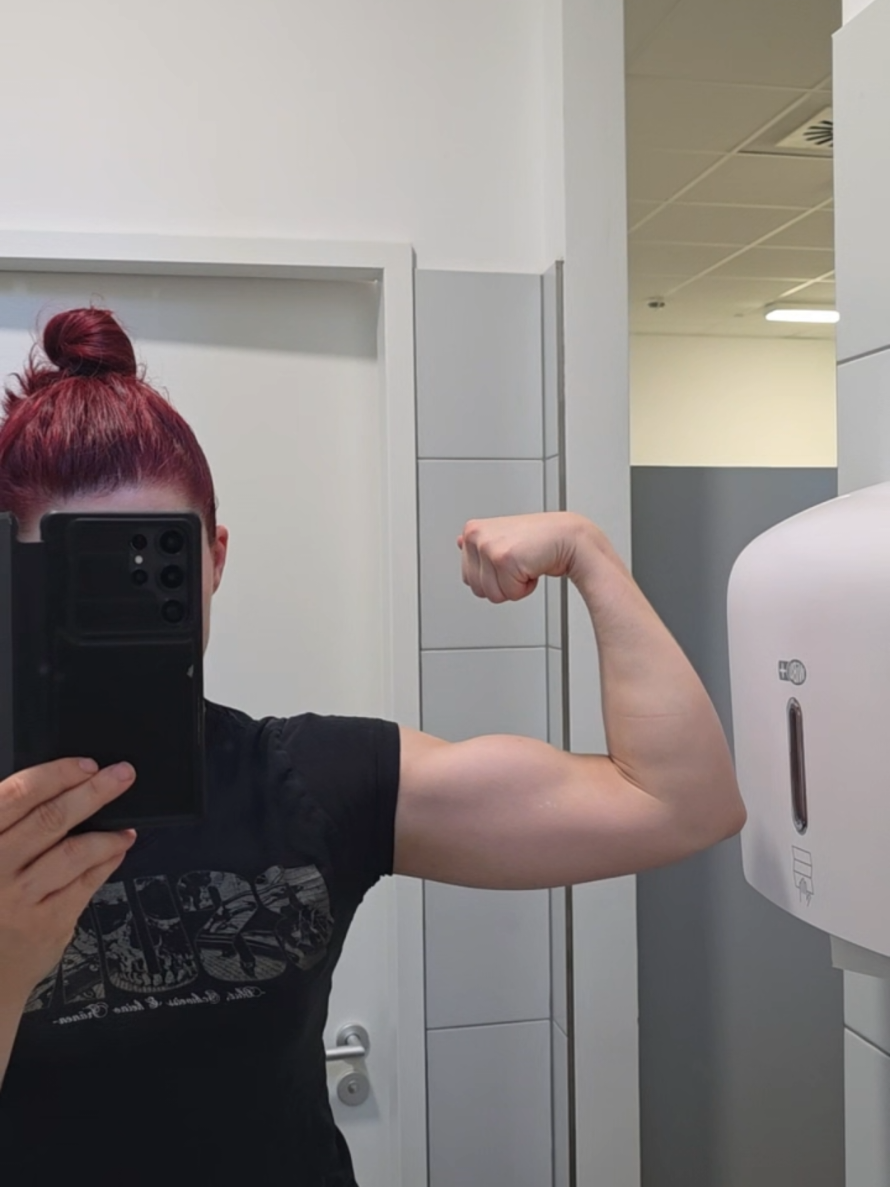 @🐝💪Kati Barbella