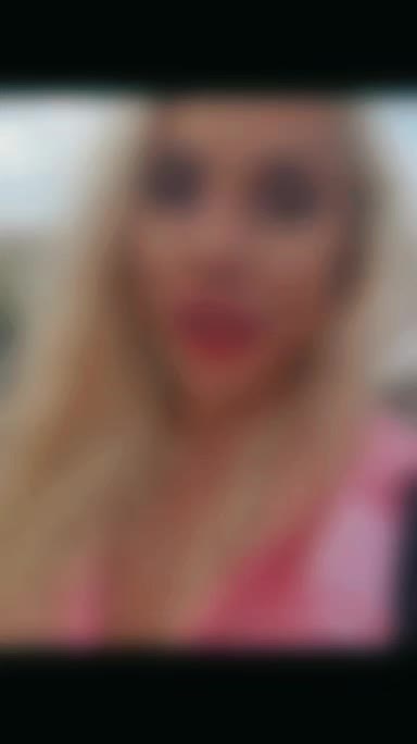@BlondiFox