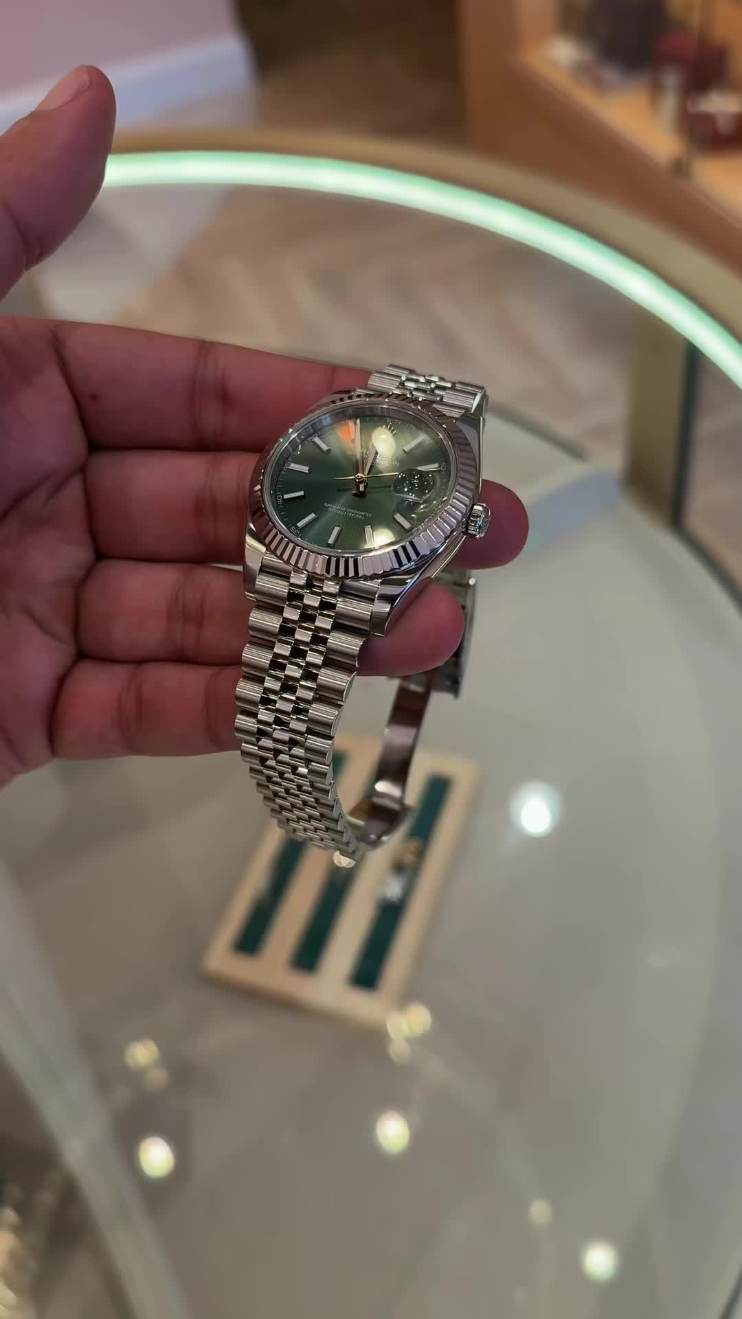 @Luxe Watches