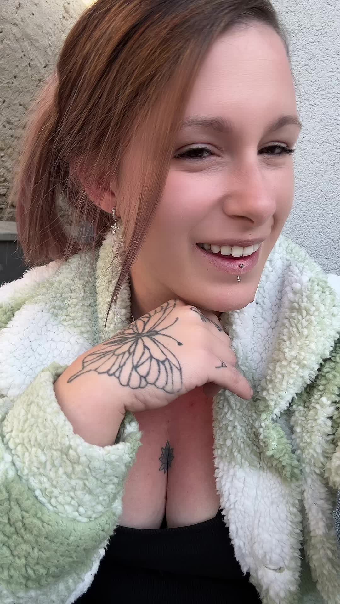 @Julia🦋🖤