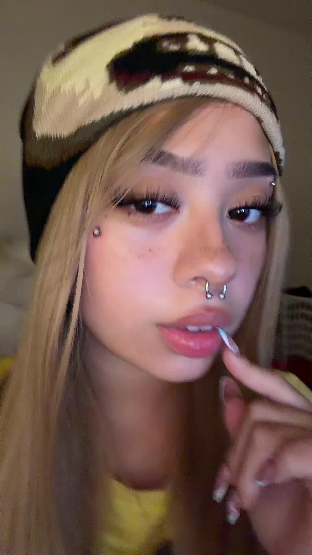 @vi