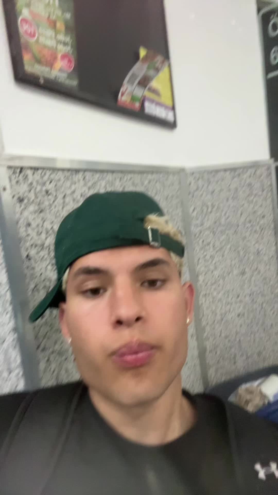 @︎︎