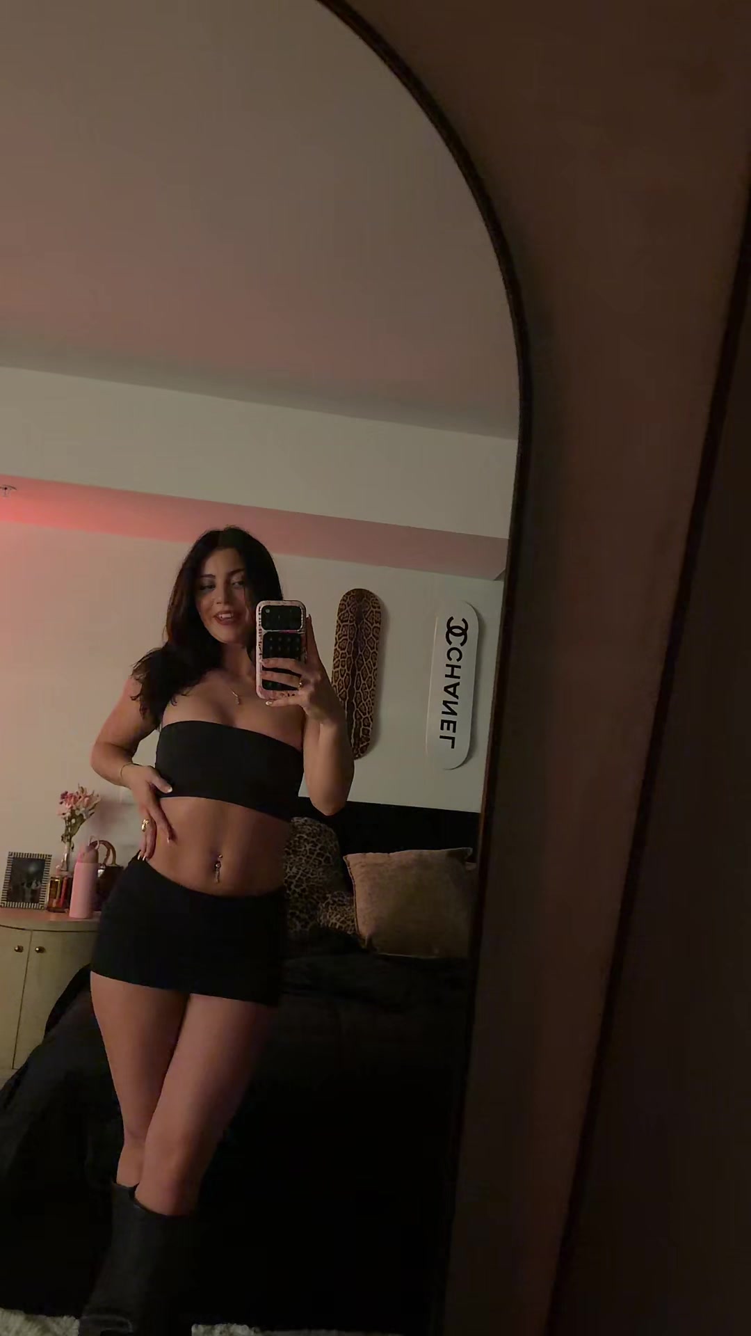 @itsellacollinss