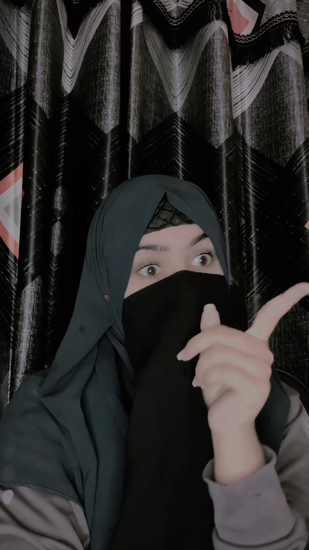 @𝘾𝙖𝙥𝙧𝙞𝙘𝙤𝙧𝙣♡