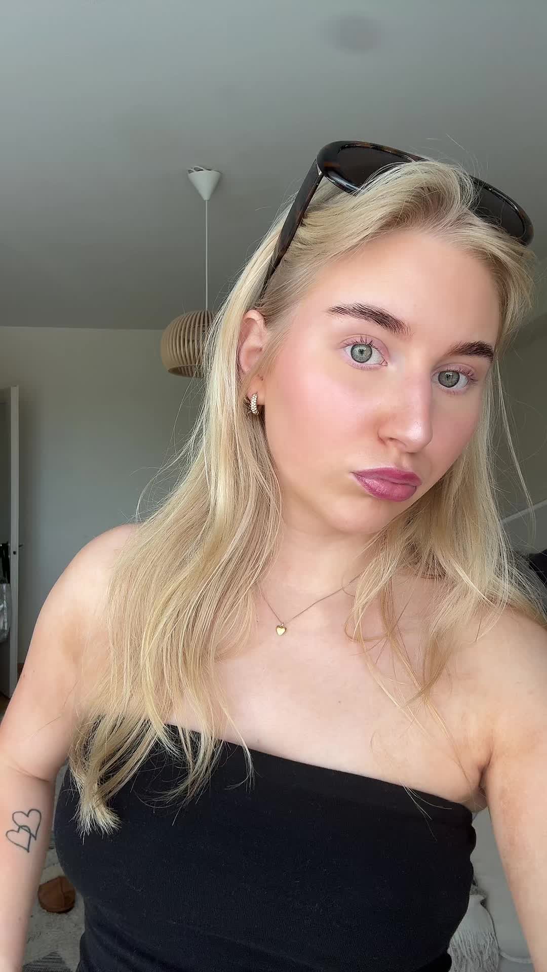 @elsajeejee