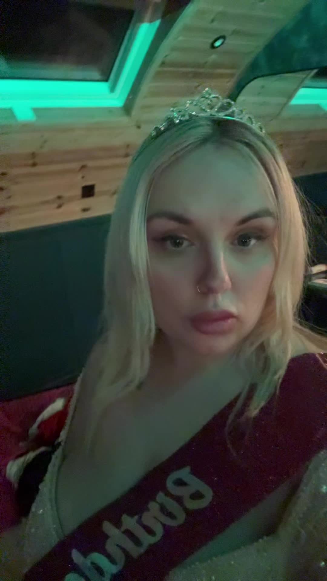 @blondiepeach 🍑👸