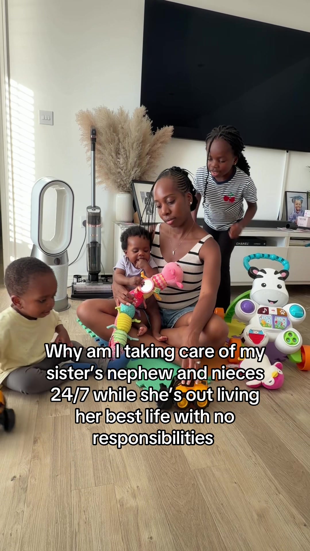 @Monique | Mum Life + Laughs