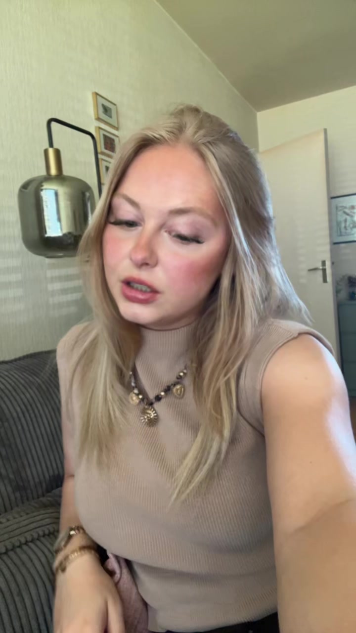 @Melanyyvette