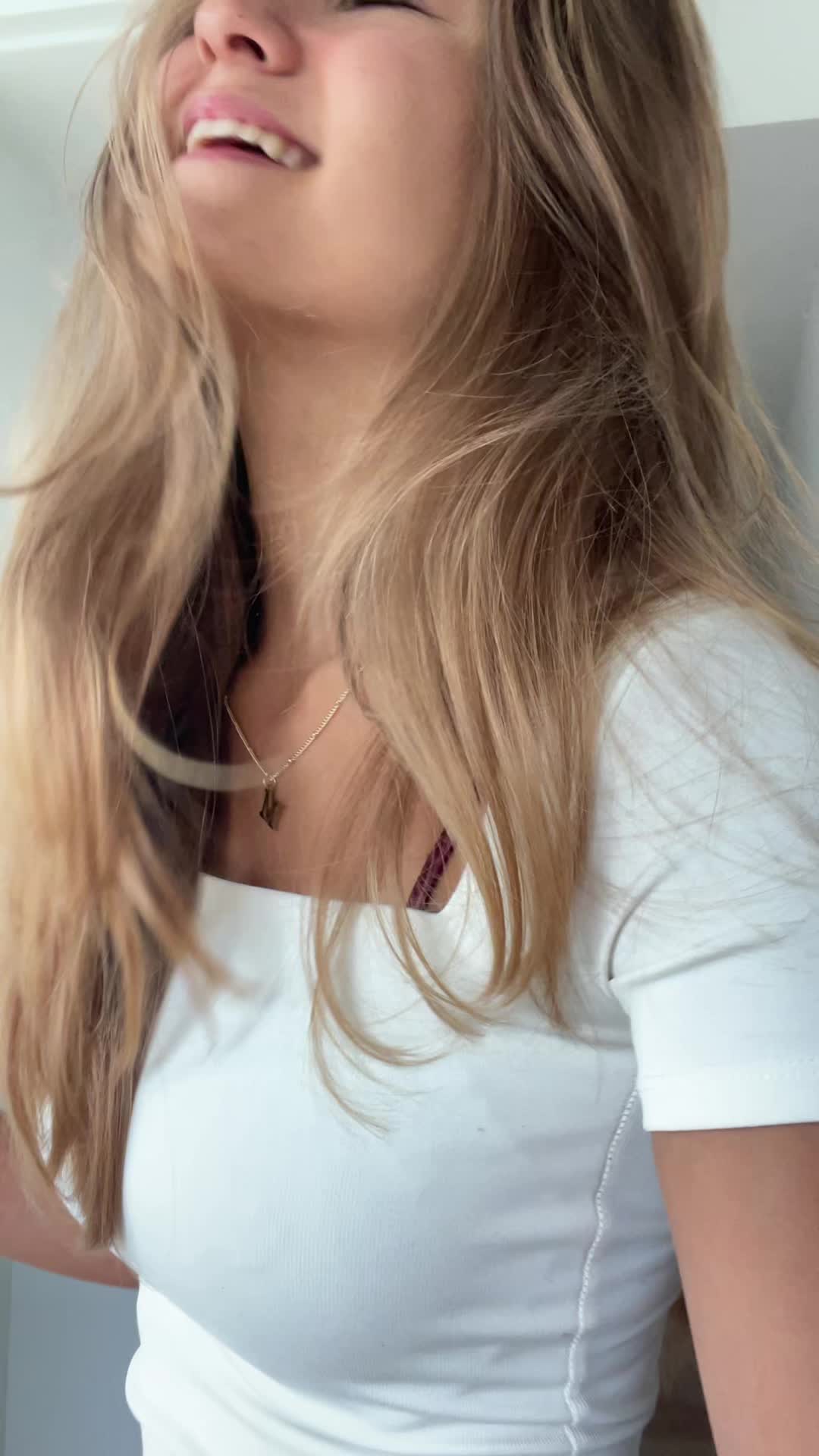 @𝐽𝑢𝑙𝑖𝑎