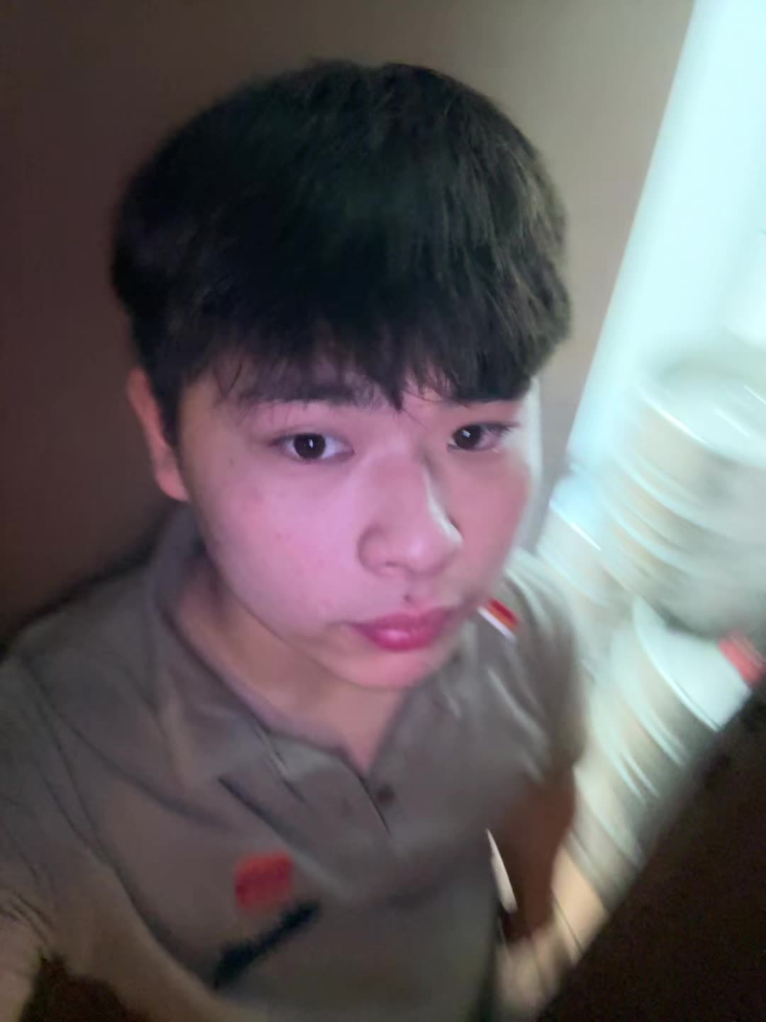 @🦦