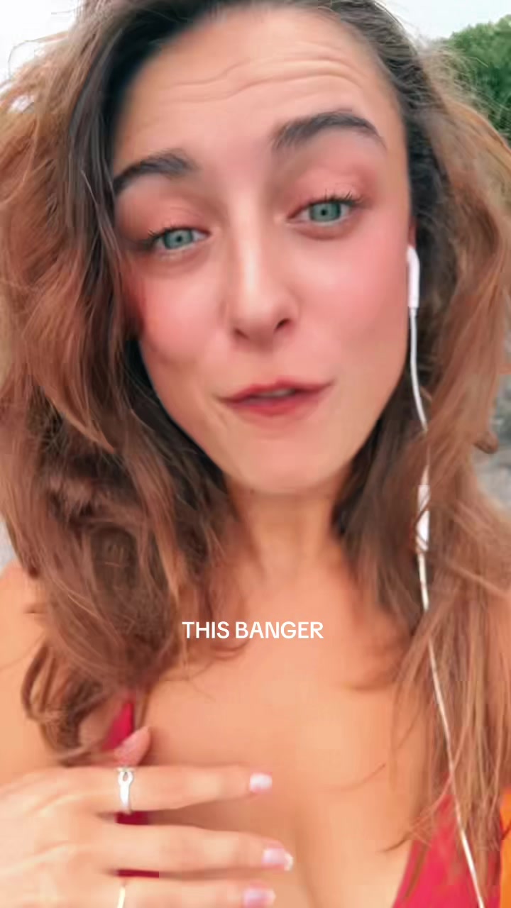 @Angélique.