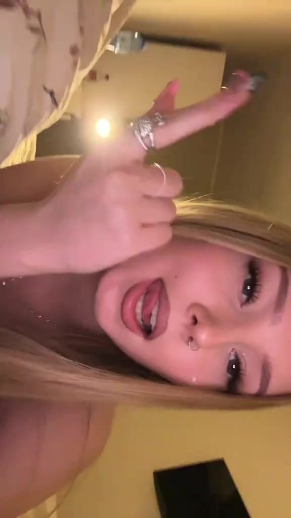 @ameliaᥫ᭡
