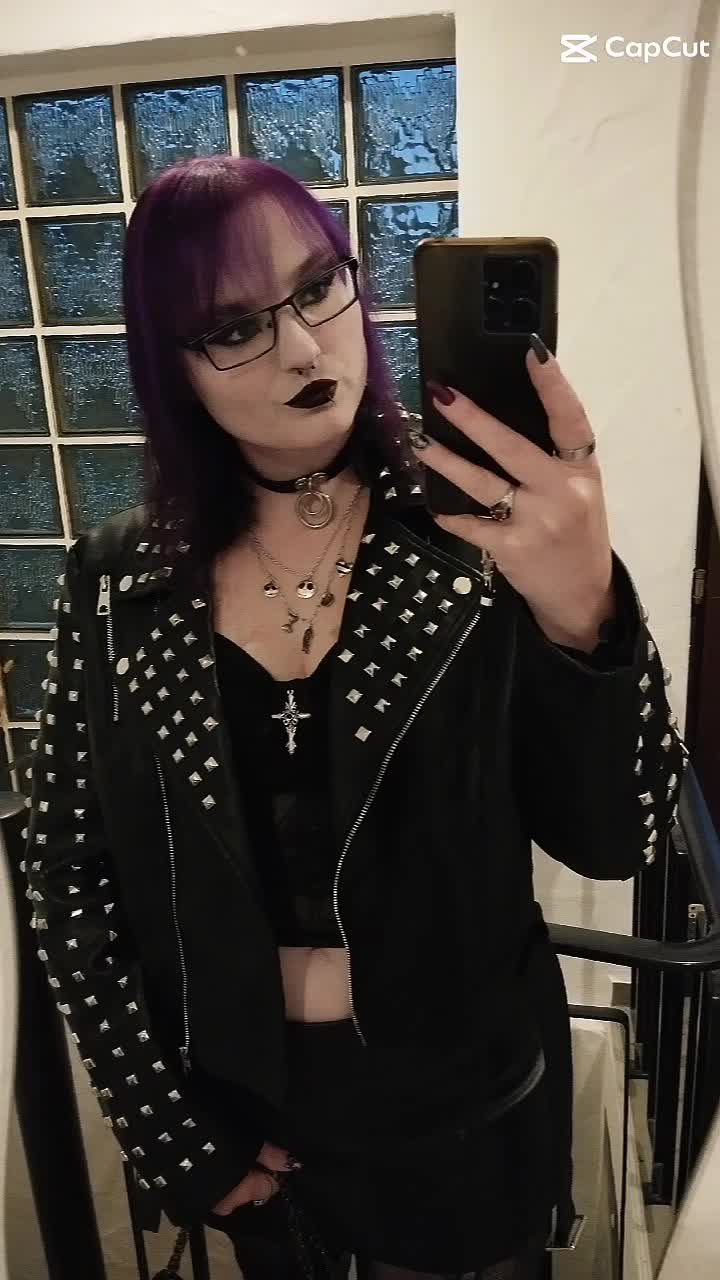 @GothMichi Team💚💜LariiVanHell