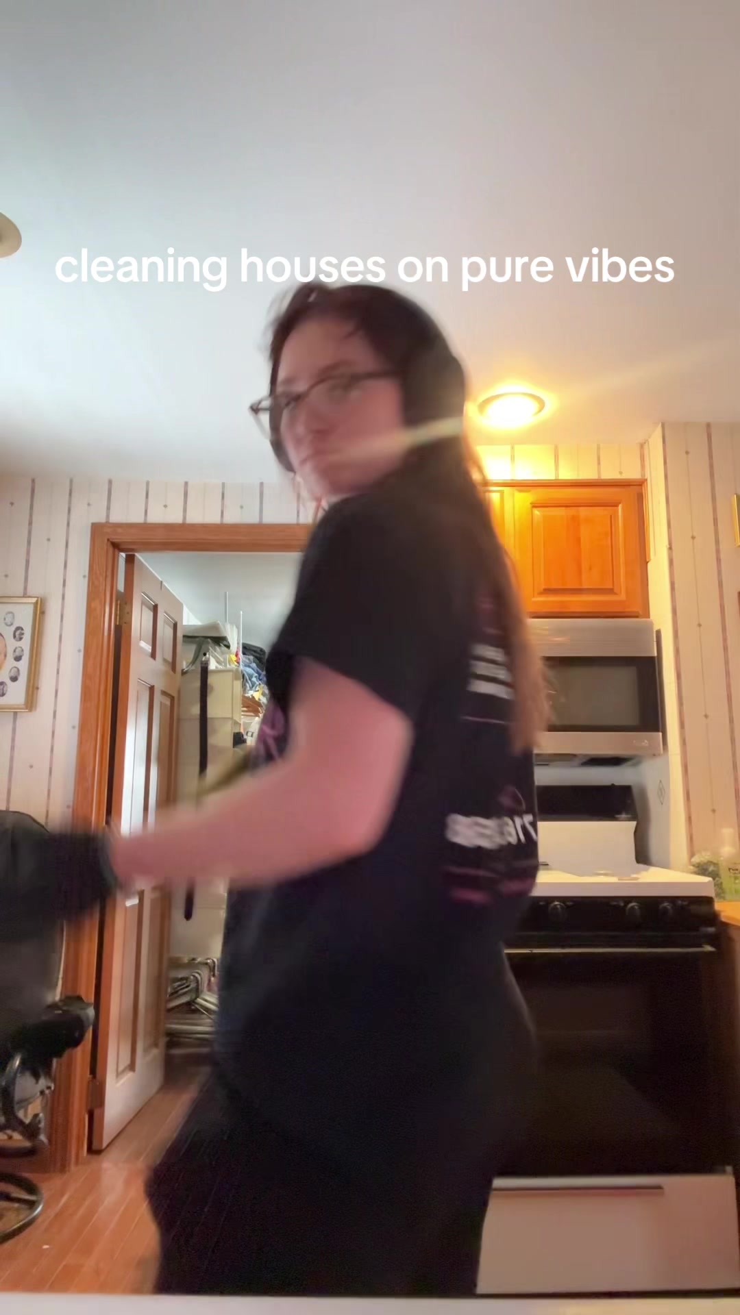 @notarianabaker