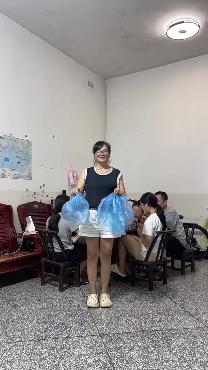 @Garbage Bag Dance