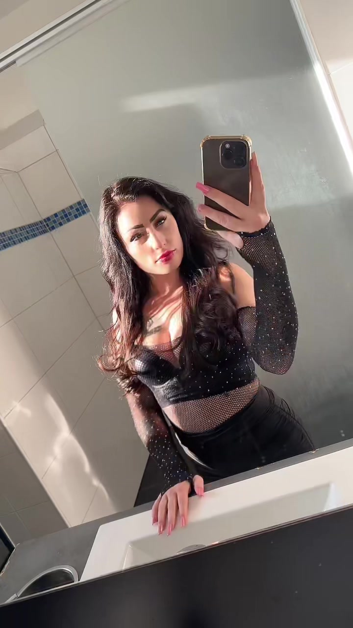 @🌺🌸Mrs Viktória🌸🌺