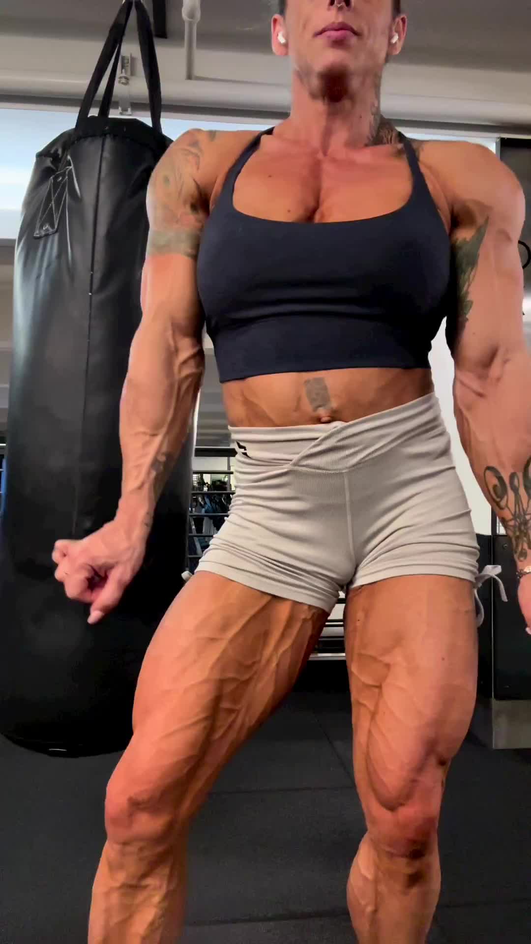 @musclegirl
