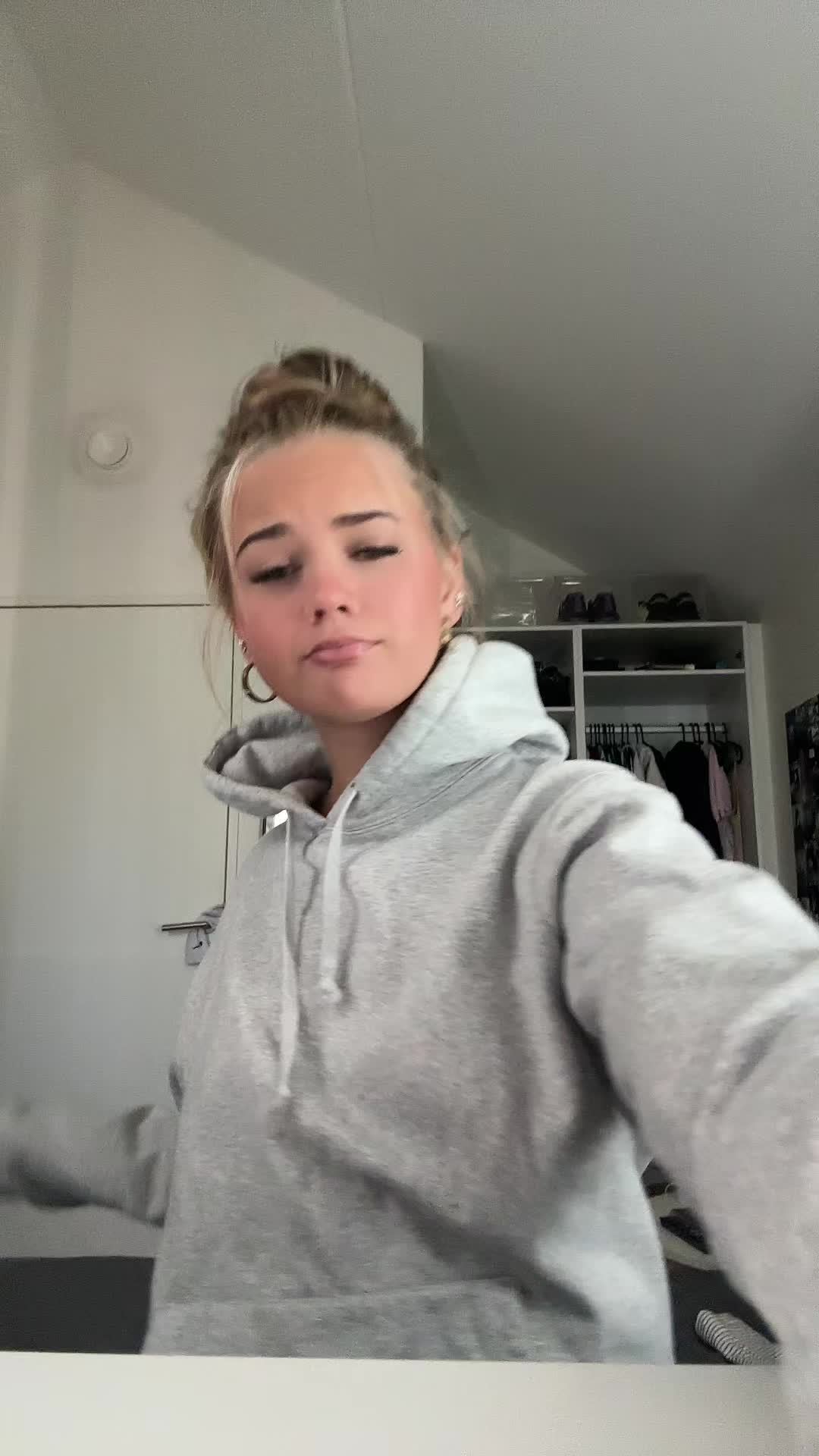 @𝓛𝓲𝓷𝓮-𝓢𝓸𝓯𝓲𝓮🥂🪩