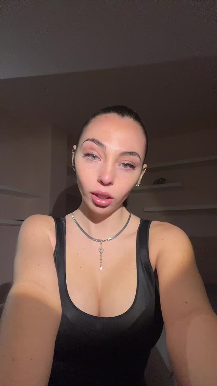 @Charly🦦