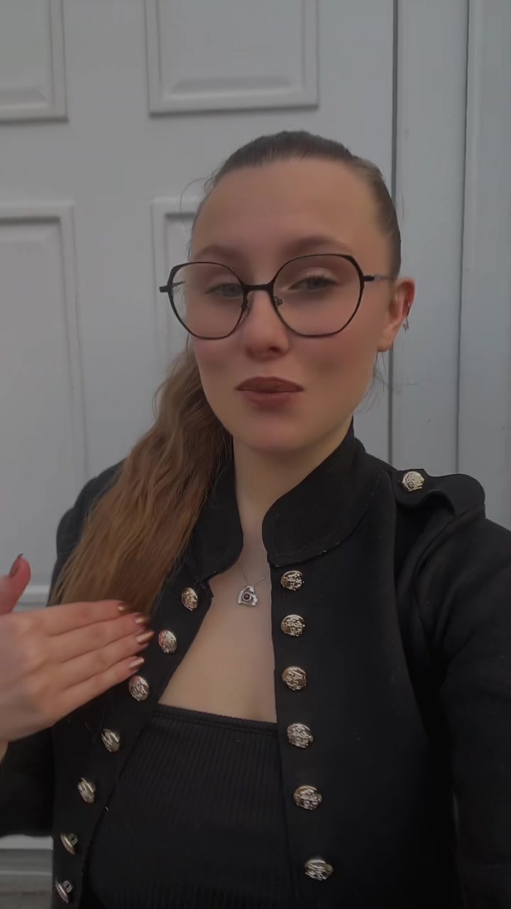 @Clara