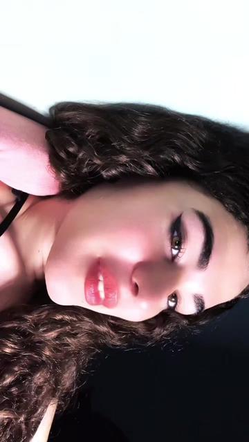 @Cayecaty