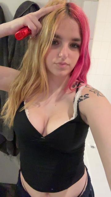 @𝚜𝚞𝚎💋