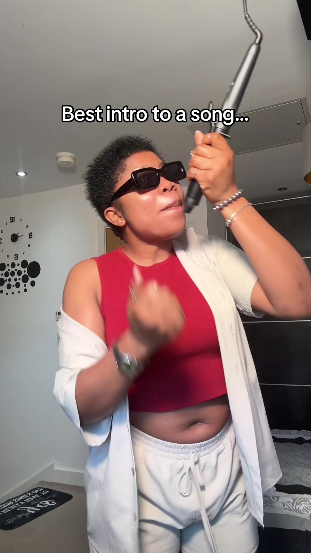 @Vibe Queen🎙️👑