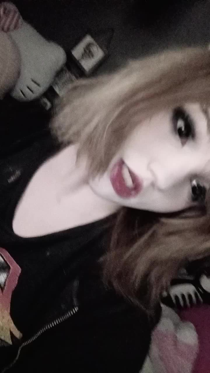 @🦑Xxpierced princessxX🐇