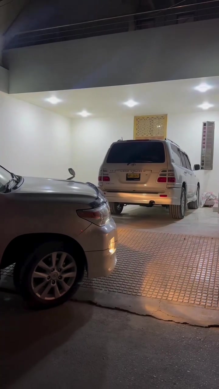 @ECOMBYJUNAID