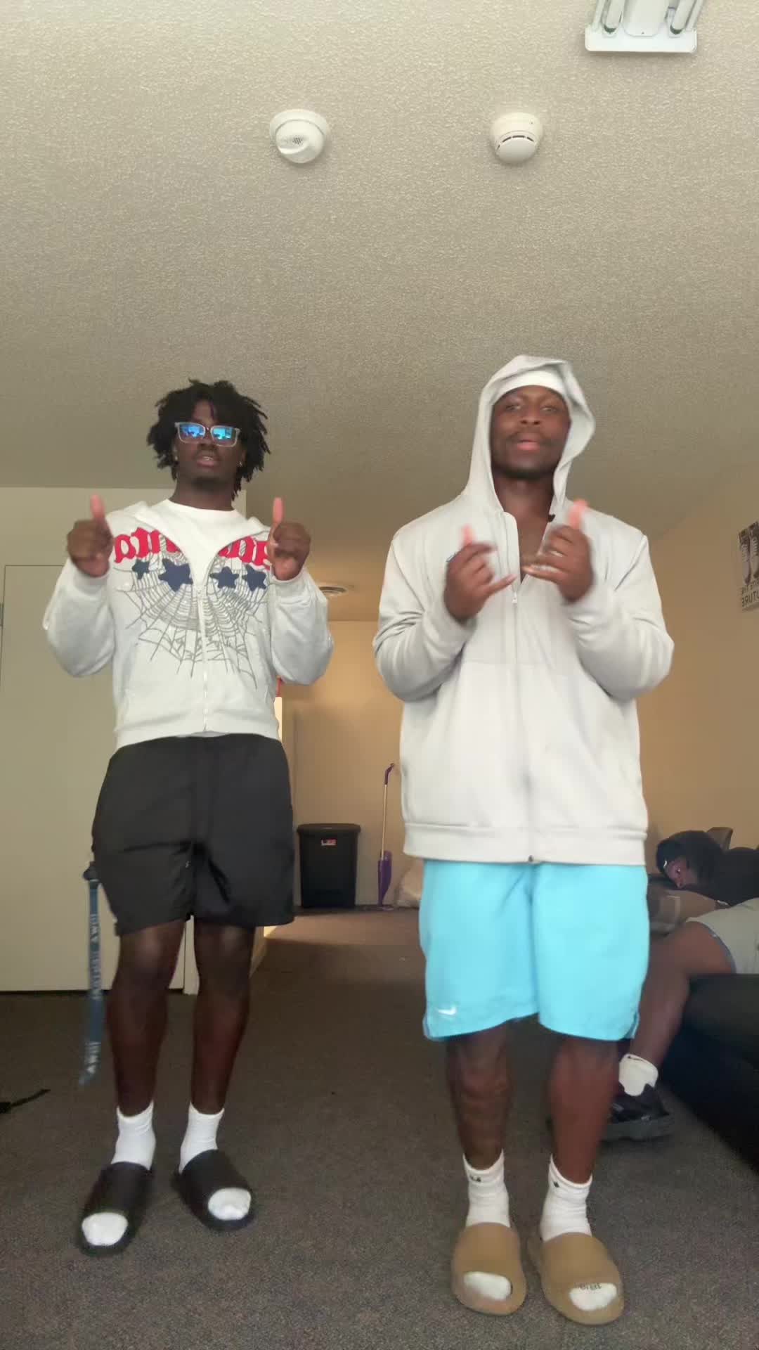@J5🚶🏽♂️