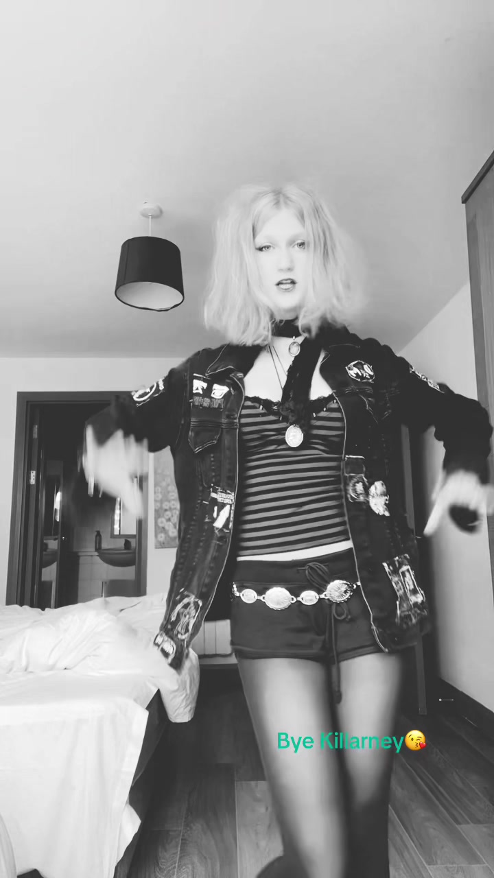 @Maya🦇