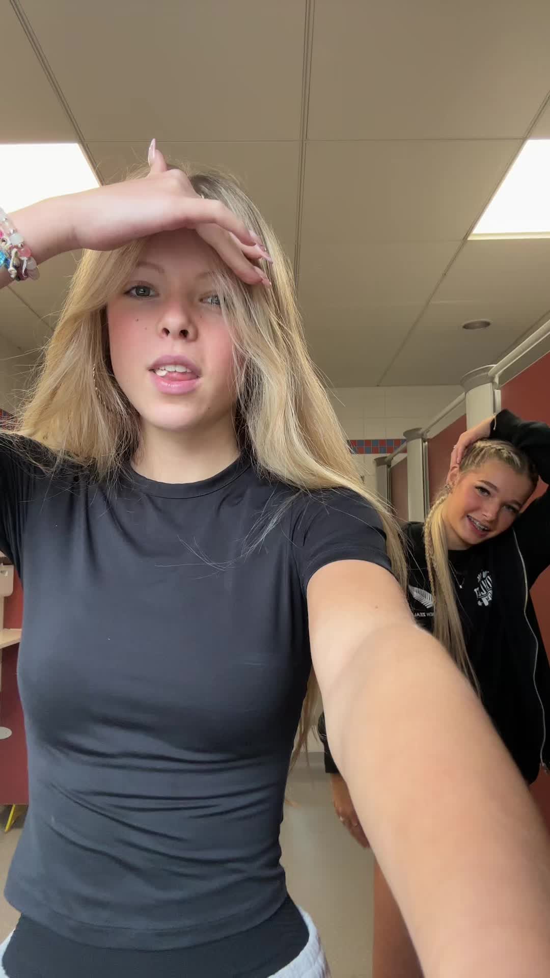 @urmumsmellslikepeeniz